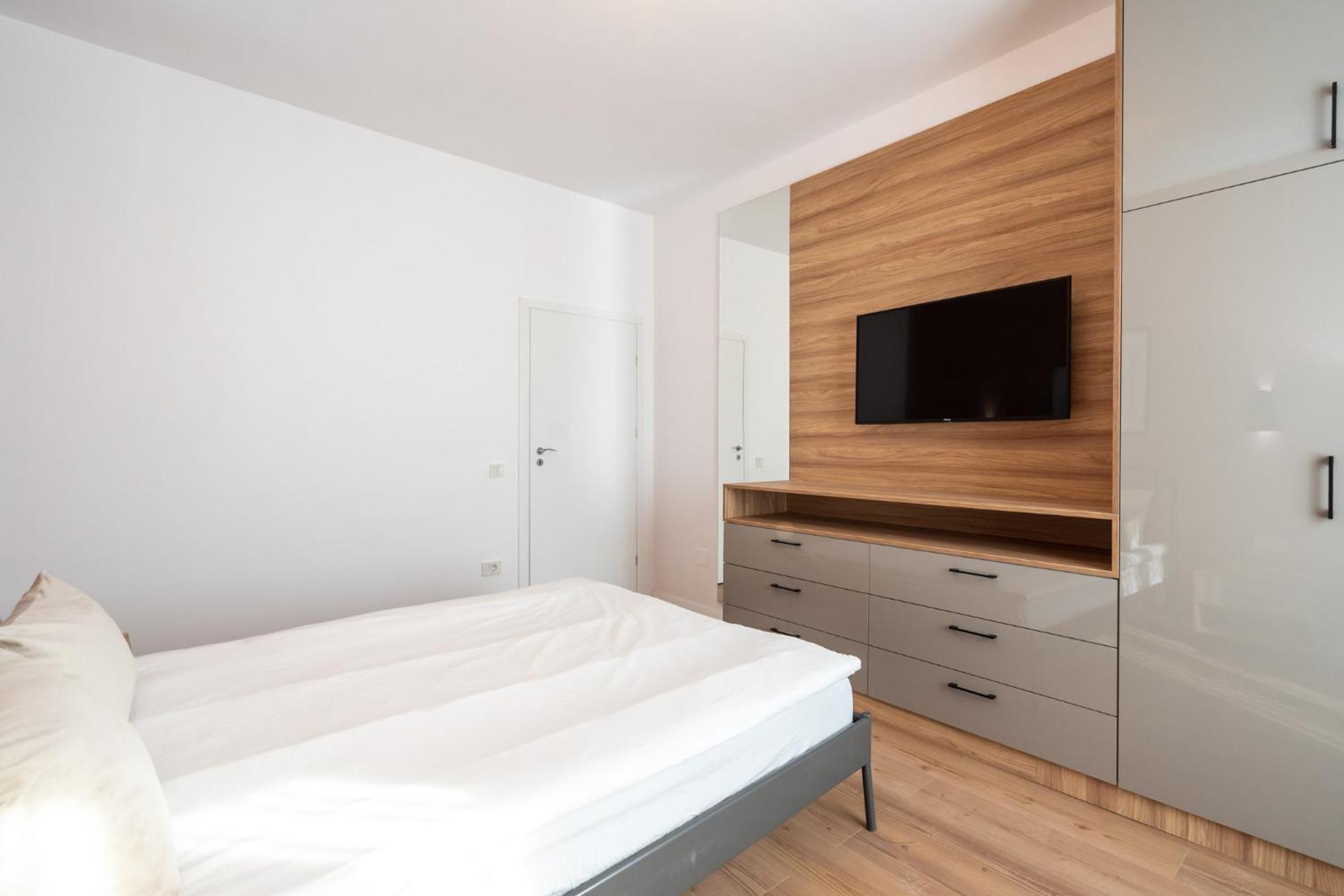 The Loft Luxury Apartments-Near The Park In The City Center Bucharest Exterior photo